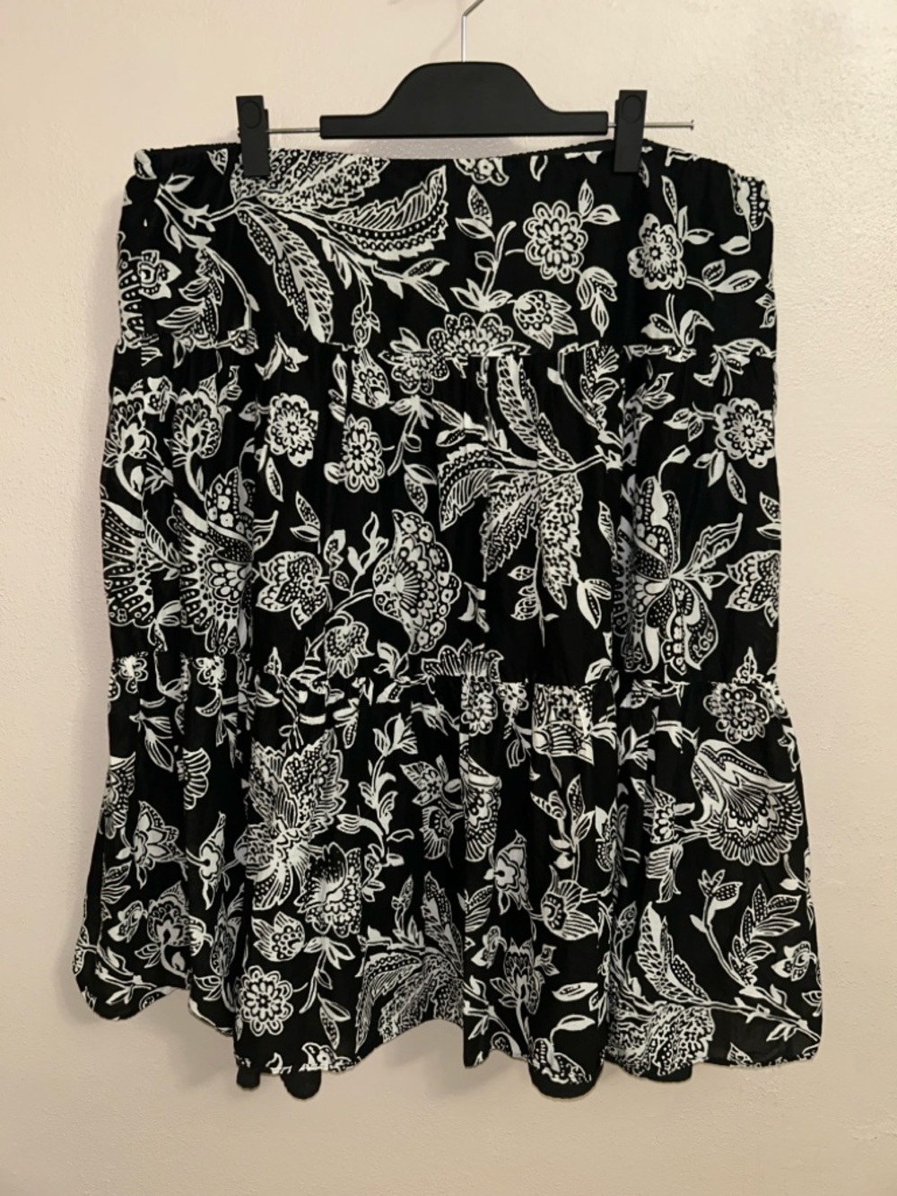 Lauren Ralph Lauren paisley low rise  Black White Tiered Midi Skirt - Picture 2 of 4